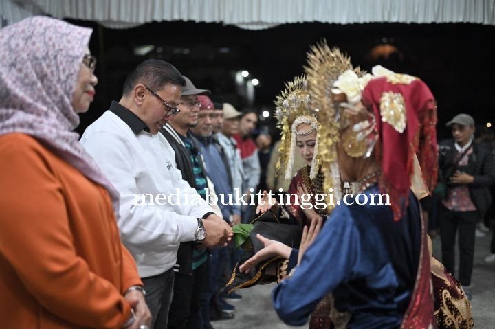 Resmikan Basecamp Milenial dan Gen Z, Paslon Ramlan-Ibnu Dukung Generasi Muda